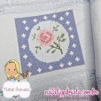 Matriz de Floral com Moldura em ponto cruz para bordar à máquina.